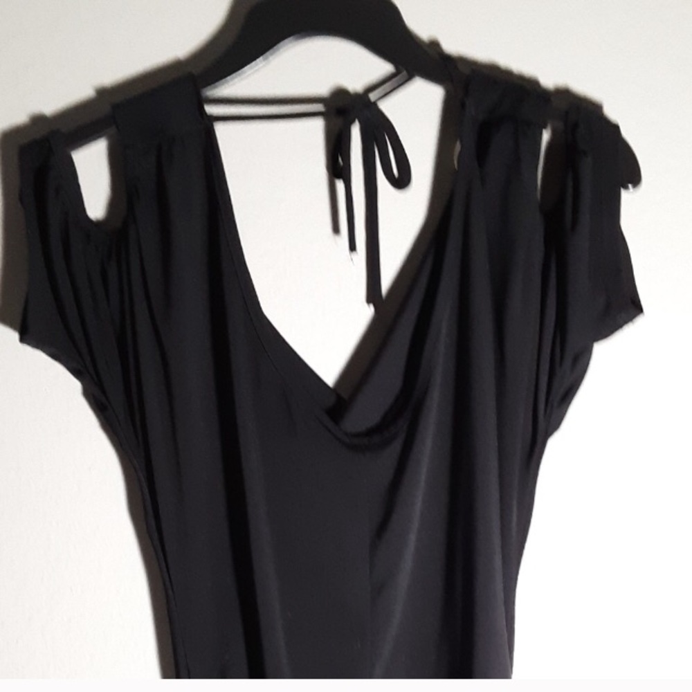 Black blouse - Picture 2 of 5